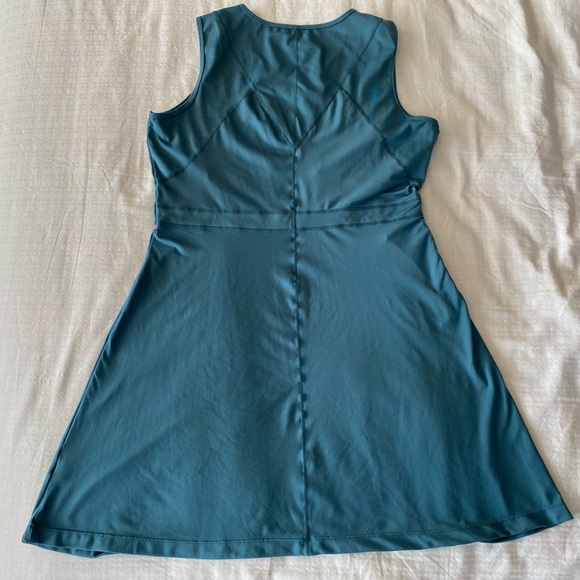 Title Nine Dream V-Neck Dress - Picture 14 of 14